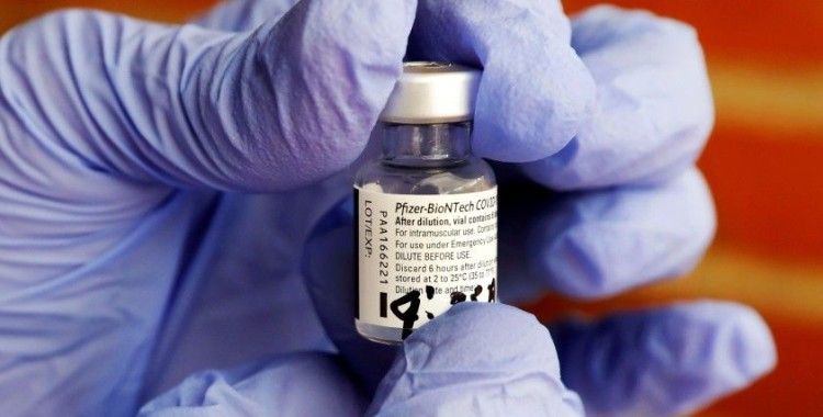 İngiltere’de Pfizer-BioNTech aşısının 12-15 yaş arası çocuklarda kullanımı onaylandı
