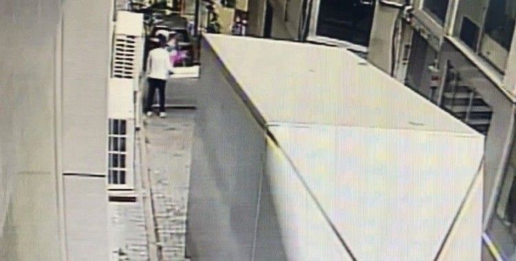  İstanbul’da dehşet anları: Genç kız kendini balkondan aşağıya attı
