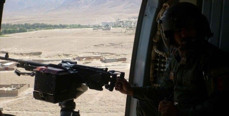 Afganistan'da ordunun Taliban'a yönelik hava saldırılarında aralarında sivillerin de olduğu en az 20 kişi öldü