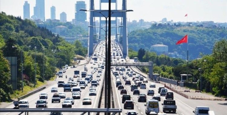 İstanbul'da kısıtlamasız ilk cumartesi gününde trafik yoğunluğu oluştu