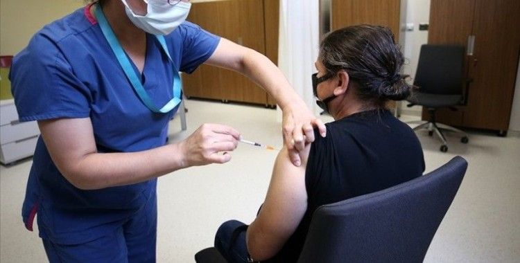 Milli Eğitim Bakanı Selçuk: Tüm öğretmenler ve eğitim çalışanlarına Kovid-19 aşısı randevuları verilmeye başlandı