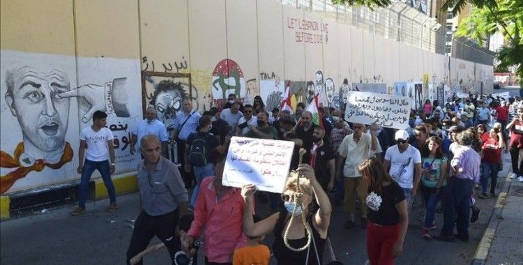 Lübnan'da 'yönetimin düşürülmesi' talebiyle gösteri düzenleyen grup halkı sokağa çağırdı