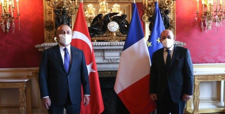 Dışişleri Bakanı Çavuşoğlu, Fransız mevkidaşı Le Drian ile görüştü