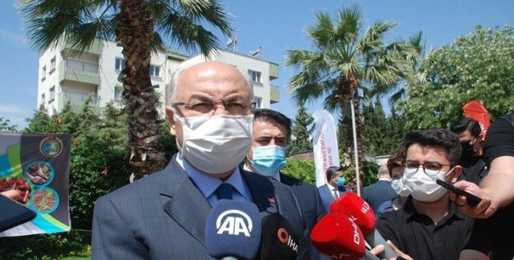 Vali Köşger: İzmir'de günlük vaka sayısı 200'ün altına indi