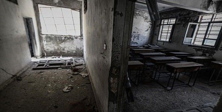 Esed rejiminden Ebrar kampında mescit ve okula saldırı