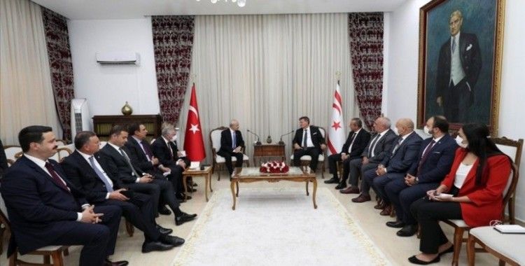CHP Genel Başkanı Kılıçdaroğlu, KKTC Dışişleri Bakanı Ertuğruloğlu ve siyasi parti liderleriyle görüştü