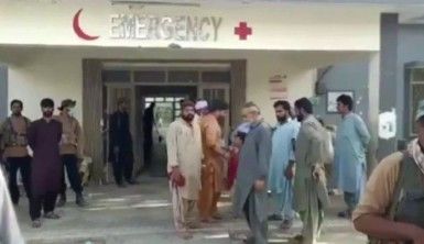Pakistan'da yolcu otobüsü devrildi, 18 ölü, 30'dan fazla yaralı