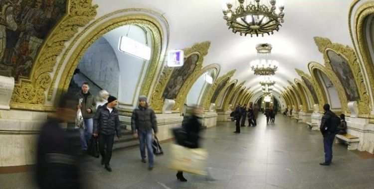 Moskova Metrosu'nda gece saatlerinde nikah kıyılabilecek