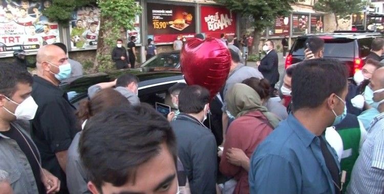 Çengelköy’de vatandaşlardan Cumhurbaşkanı Erdoğan’a sevgi gösterisi