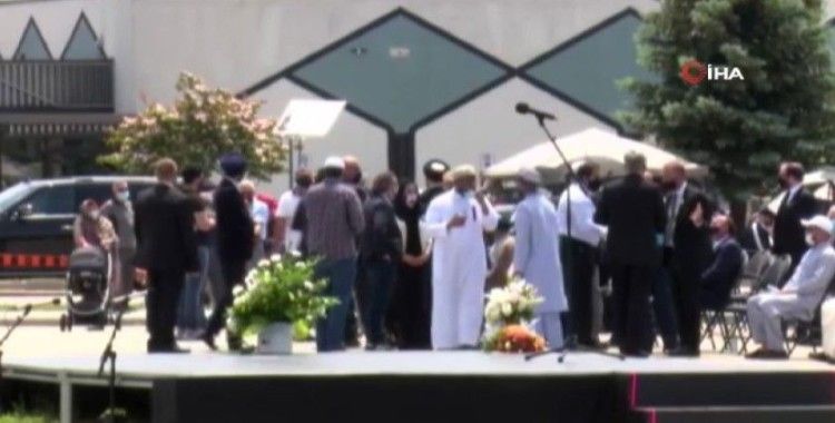 Öldürülen Müslüman aileye tören 