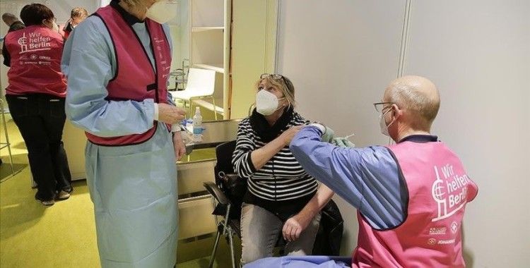 Merkel, Kovid-19 salgınından çıkış yolunun aşılar olduğunu belirtti