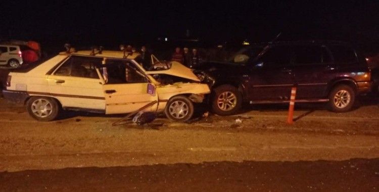 Tekirdağ'da 2 araç kafa kafaya çarpıştı: 1 ölü, 3 yaralı