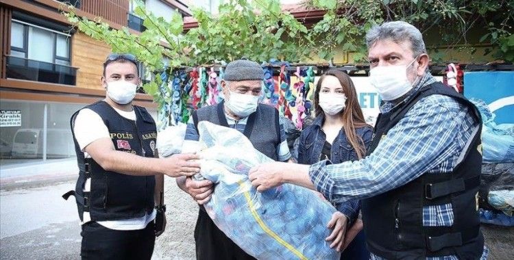 Eskişehir'de dede ile torununun yardım için topladığı kapakları çaldığı iddia edilen şüpheli yakalandı