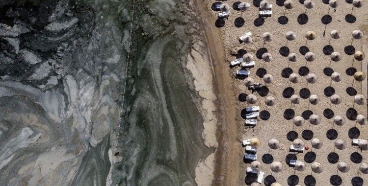 İstanbul’un sahillerindeki musilaj istilasının son hali görüntülendi