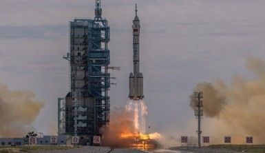 Shenzhou-12'yi başarıyla fırlatıldı