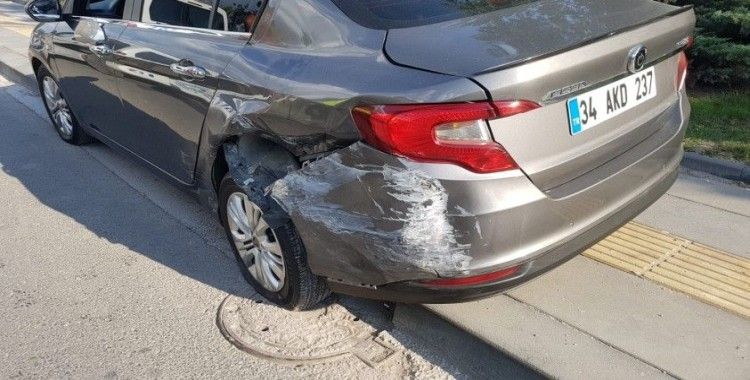 Ankara'da önlemsiz şekilde terk edilen otomobil kazaya sebebiyet verdi: 4 yaralı