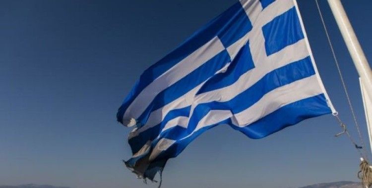 Yunanistan'da küçük uçak düştü: 2 ölü