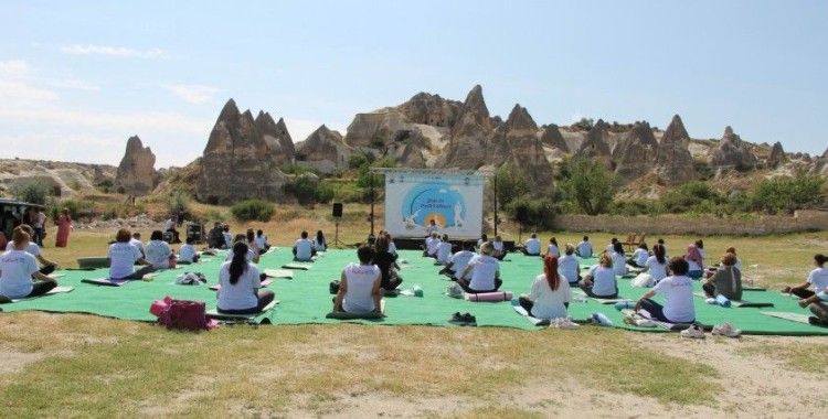 Hindistanlılar Uluslararası Yoga Günü’nü Kapadokya’da kutladı