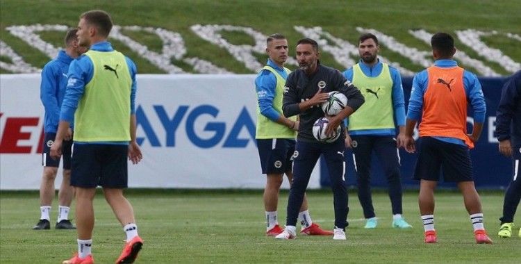 Fenerbahçe Topuk Yaylası'nda hazırlıklarına devam ediyor