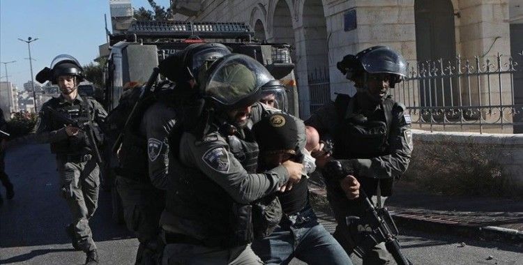 İsrail askerleri Batı Şeria'daki baskınlarda 1 Filistinliyi yaraladı, 12 kişiyi gözaltına aldı