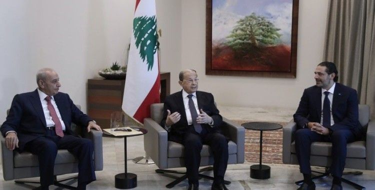 Lübnan’da hükümeti kurmakla görevlendirilen Hariri, kabinesini Cumhurbaşkanı Aoun’a sundu