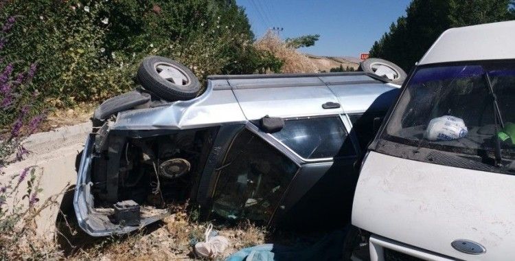 Malatya’da iki araç çarpıştı: 12 yaralı