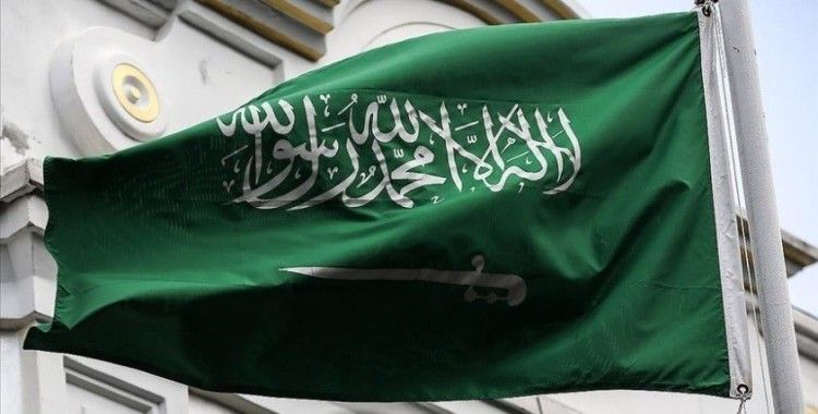 Suudi Arabistan, 40 yıllık yasağın ardından mağazaların namaz vakitlerinde açık kalmasına izin verdi