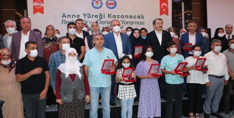 Diyarbakır annelerini konu alan 'Anne yüreği kazanacak' temalı yarışmada dereceye girenler ödüllendirildi