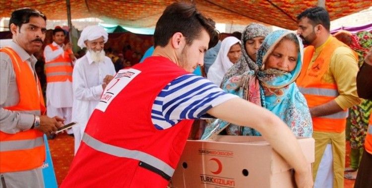 Pakistan'daki Türk kurumları ve sivil toplum örgütlerinden ihtiyaç sahiplerine kurban yardımı