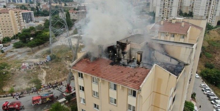 Başakşehir’de korkutan yangın havadan görüntülendi
