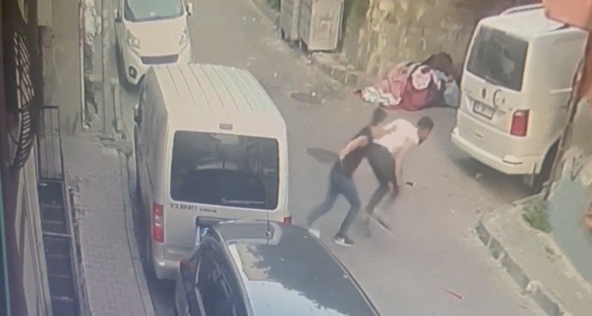 İstanbul'da korkunç cinayet kamerada: Yaralı halde motorla kaçtı, hastanede öldü - Vimarsana News