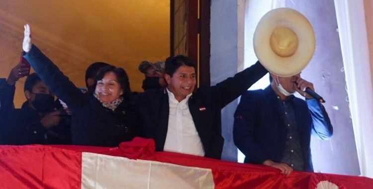 Peru'da devlet başkanlığı seçimini resmi olarak solcu Pedro Castillo'nun kazandığı duyuruldu