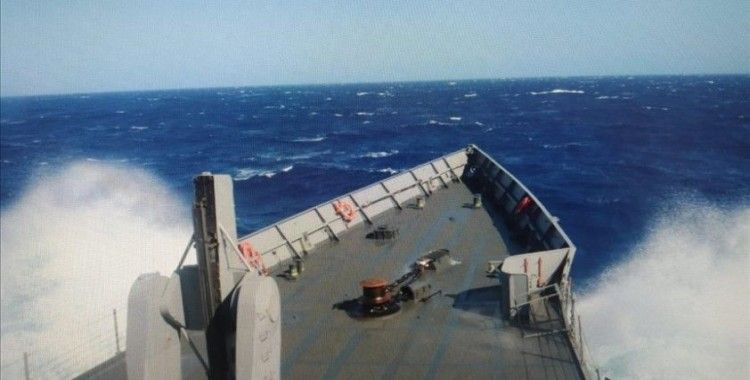 Doğu Akdeniz'de batan tekneden 37 kişi kurtarıldı