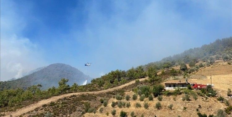 Antalya'nın Gazipaşa ilçesindeki orman yangınına müdahale ediliyor