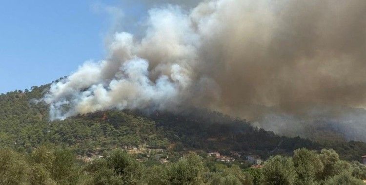 Marmaris yangını tekrar parladı, alevler Hisarönü'nde yerleşim yerlerine yaklaştı