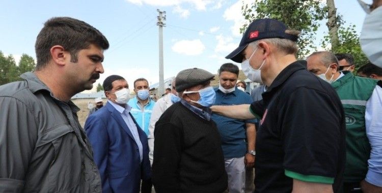 Bakan Yardımcısı Suver, Özalp’te selden etkilenen mahallelerde incelemelerde bulundu