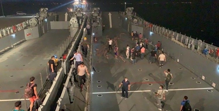 Milli Savunma Bakanlığı:Deniz Kuvvetleri Komutanlığımıza ait çıkarma gemilerimizle tahliye başladı
