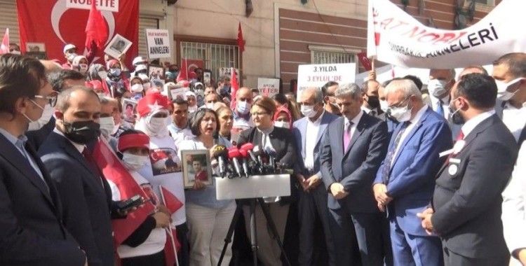 Bakan Yanık'tan, HDP önünde evlat nöbeti tutan ailelere destek