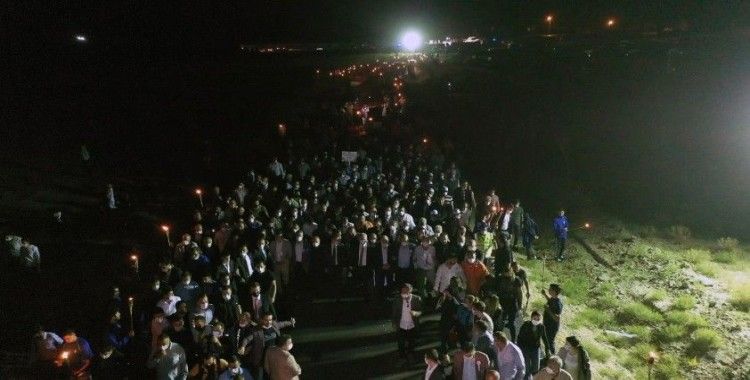 Sakarya Zaferi'nin 100. yılı için düzenlenen yürüyüşe binlerce başkentli katıldı