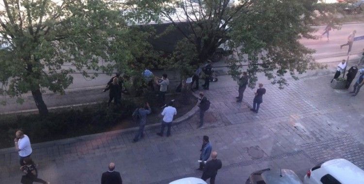 Kosova'da Uluslararası Savaş Suçları Özel Mahkemesi Başkanı protesto edildi