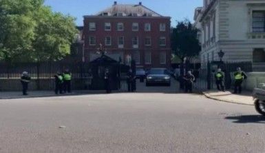 İngiltere Başbakanı Johnson'ın ofisinde şüpheli paket alarmı