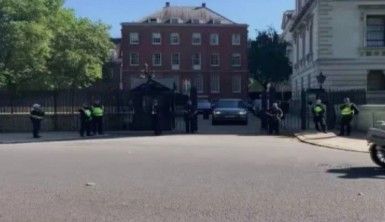 İngiltere Başbakanı Johnson'ın ofisinde şüpheli paket alarmı
