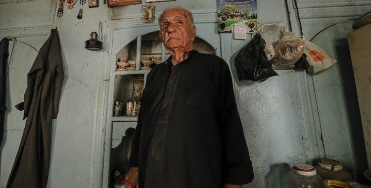 İdlib'in 90 yaşındaki Hacı lakaplı Hristiyan'ı Butrus, Suriye'den başka yerde yaşamak istemiyor
