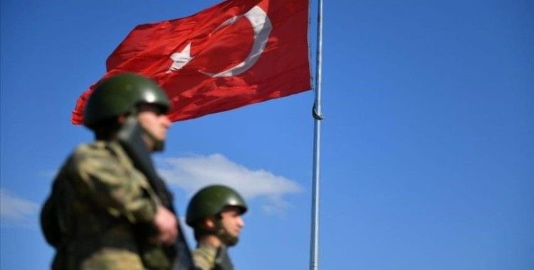 Kırmızı bültenle aranan DEAŞ'lı terörist Türkiye'ye girmeye çalışırken yakalandı