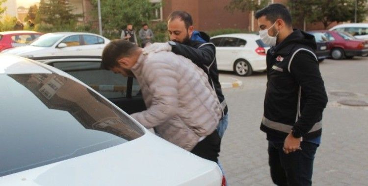 Başkentte silah kaçakçılığı ve uyuşturucu operasyonu: 7 kişi gözaltına alındı