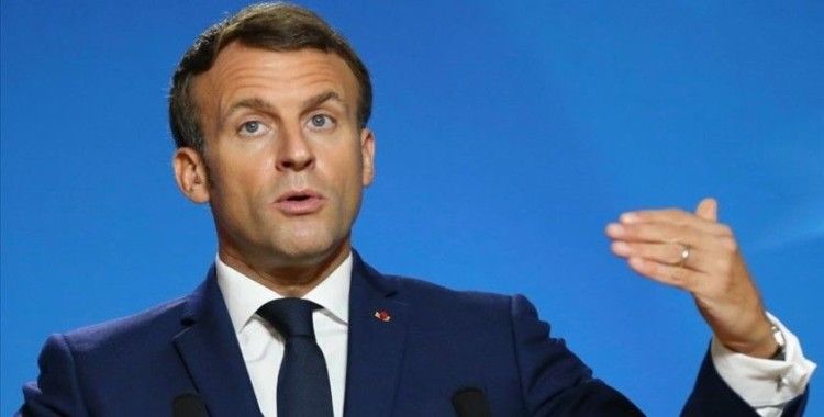 Macron’un Covid-19 sağlık kartı sosyal medyaya sızdı