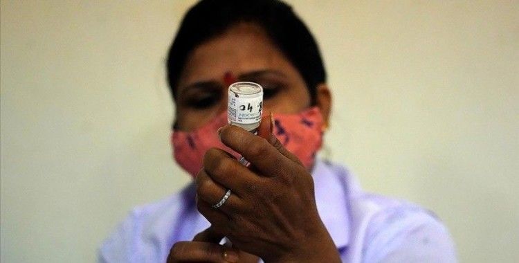 Hindistan’dan aşı kartlarını tanımayan İngiltere'ye tepki