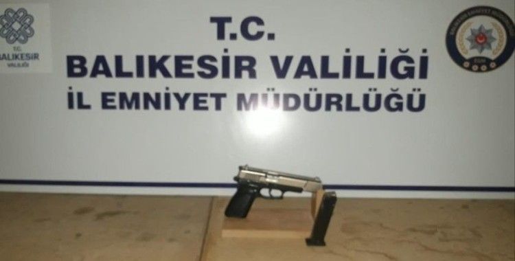 Balıkesir'de polisten 12 şahsa gözaltı