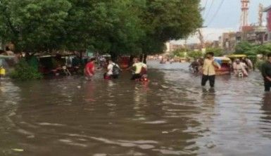 Pakistan'da sel, Sokaklar sular altında kaldı