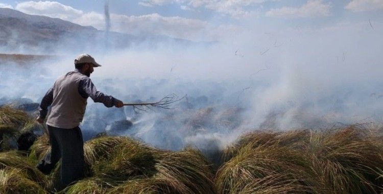Yüksekova’nın kuş cenneti alev alev yanmaya devam ediyor